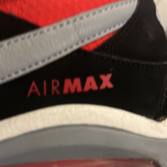 Nike Air Max Command Men's Size 10.5 Black Gray Red Great Condition - Picture 6 of 8